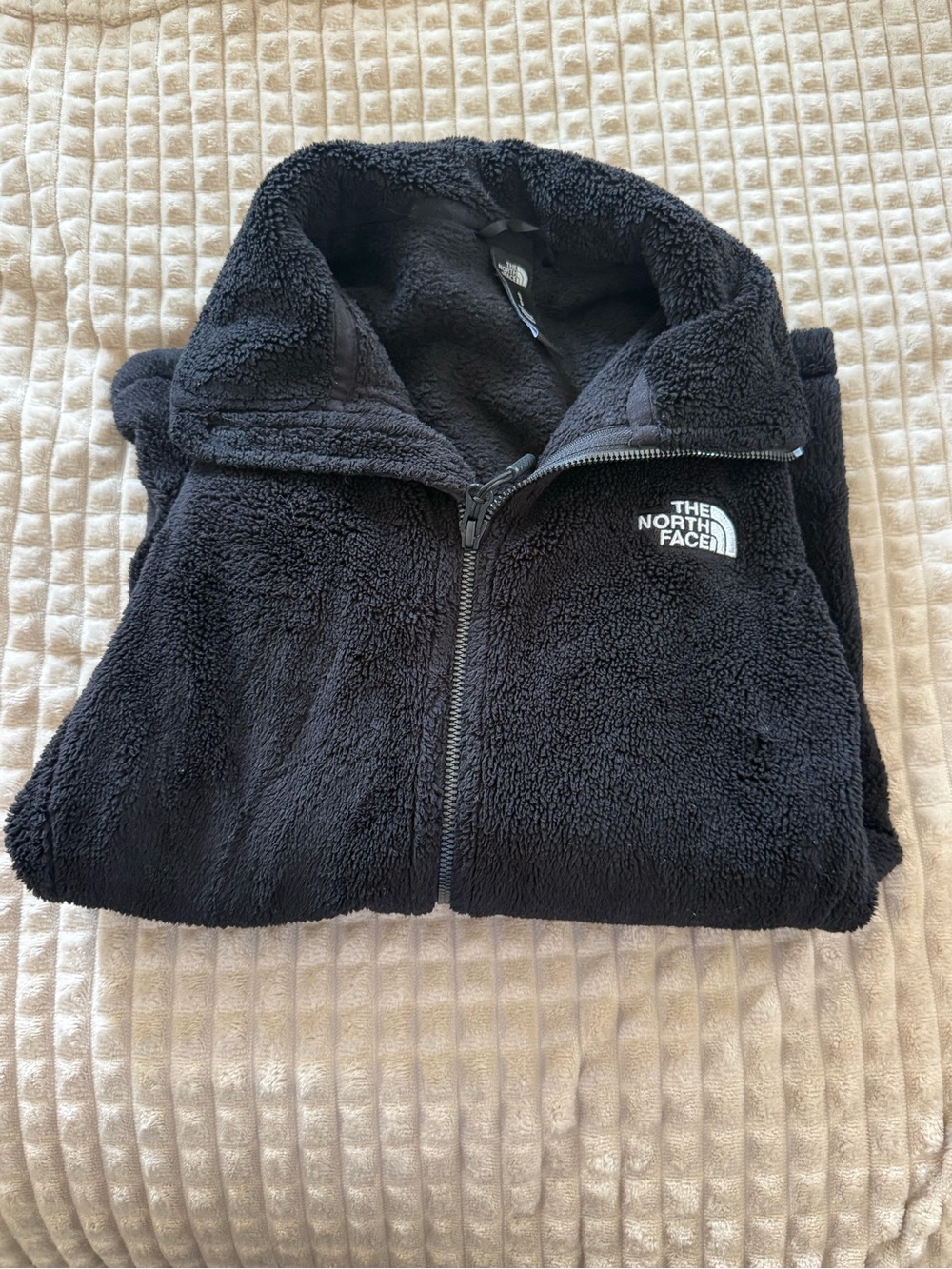 Black north face jacket